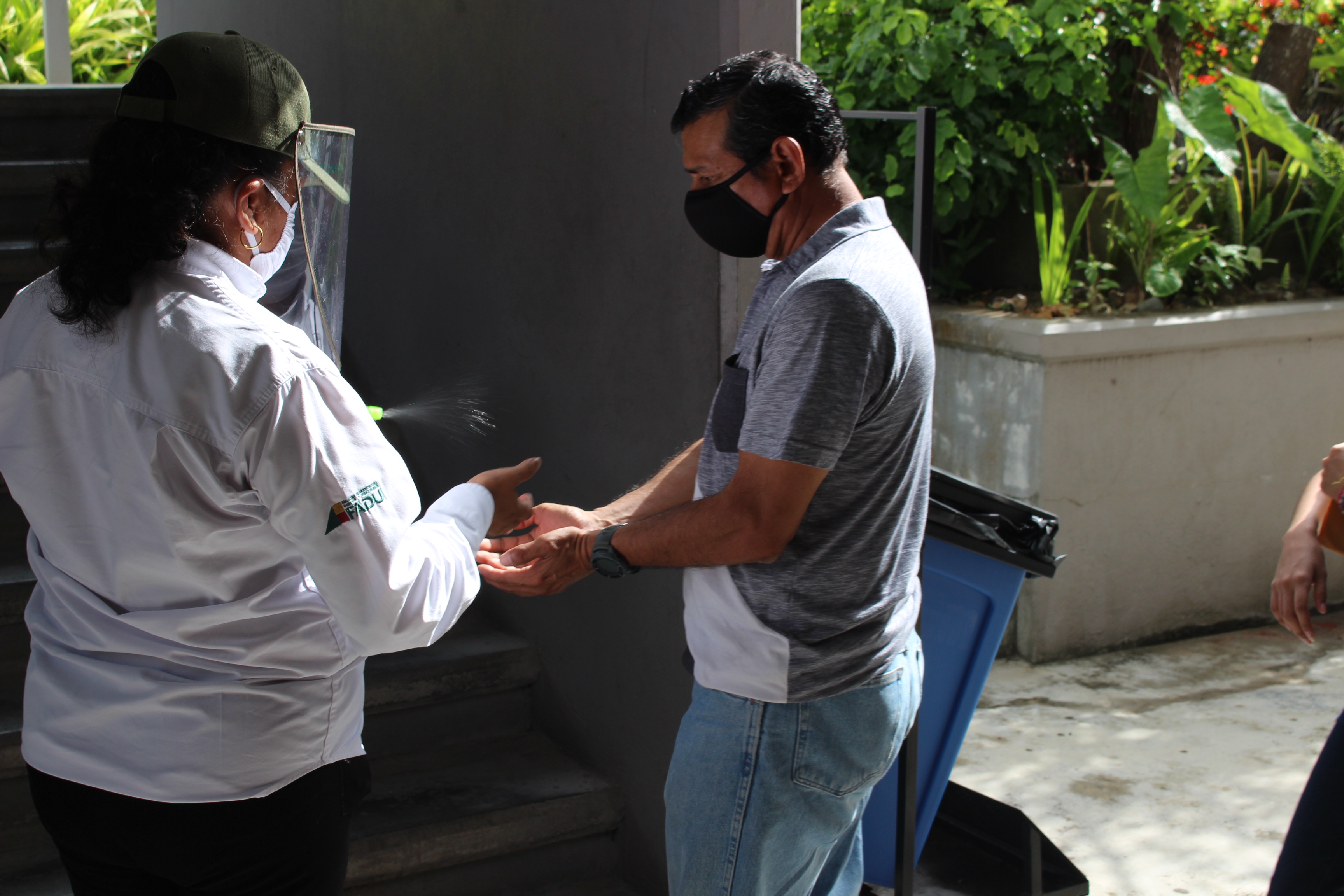 Se realiza proceso de entrega de documentos a aspirantes de nuevo ingreso en la FADU