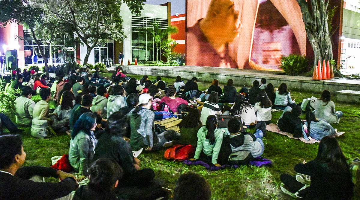 "Cinema del Amors" en la Facultad de Arquitectura, Diseño y Urbanismo
