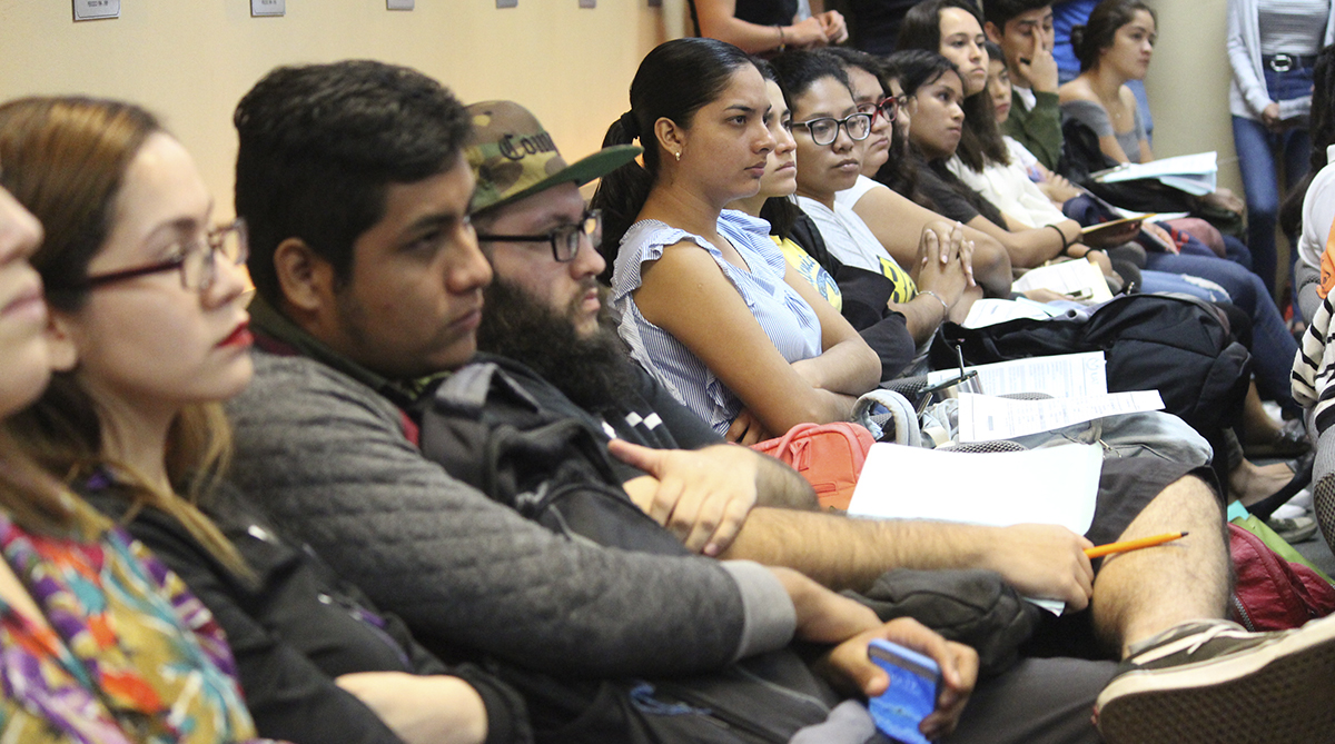 Directivos de la FADU dan la bienvenida a los alumnos de nuevo ingreso