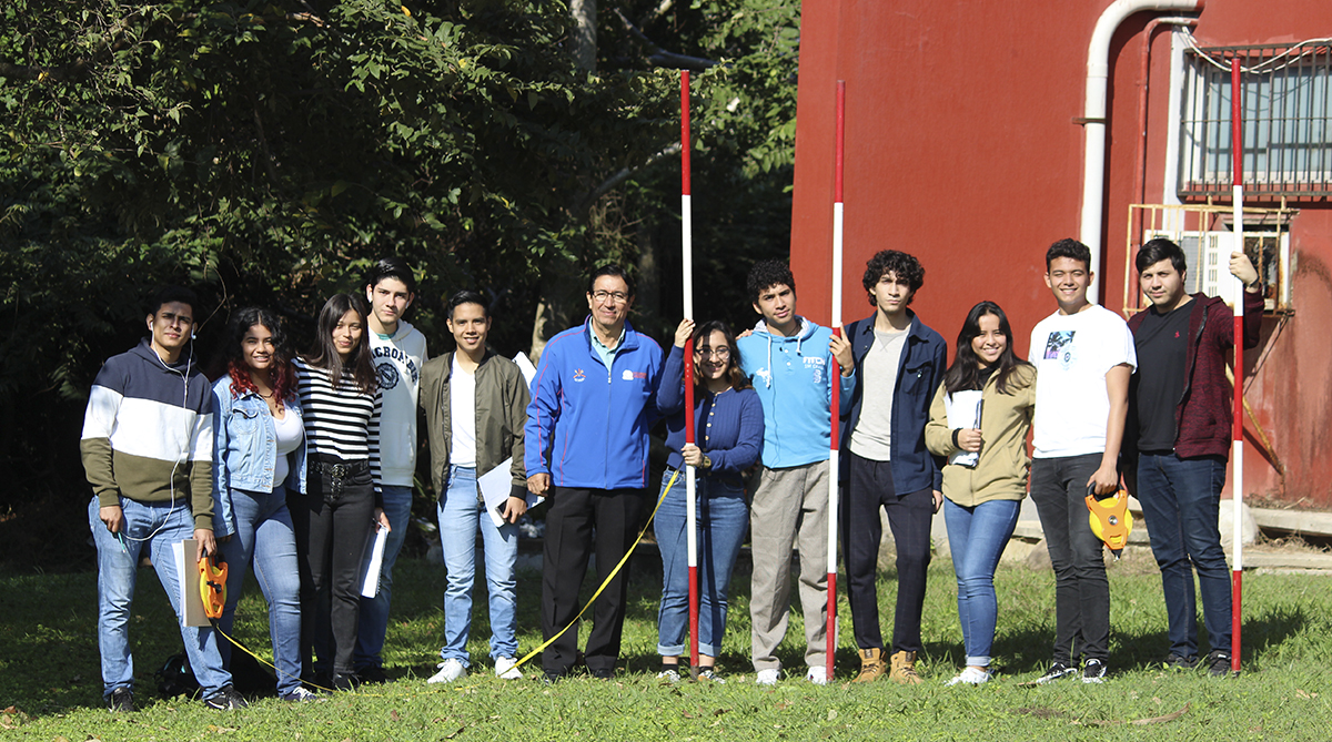 Alumnos de la Carrera de Arquitectura de la FADU realizan prácticas de Campo