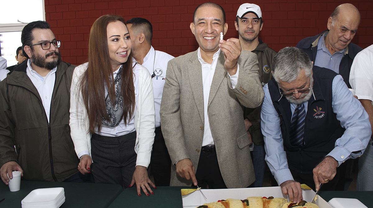 Tradicional "Rosca de Reyes" en la FADU