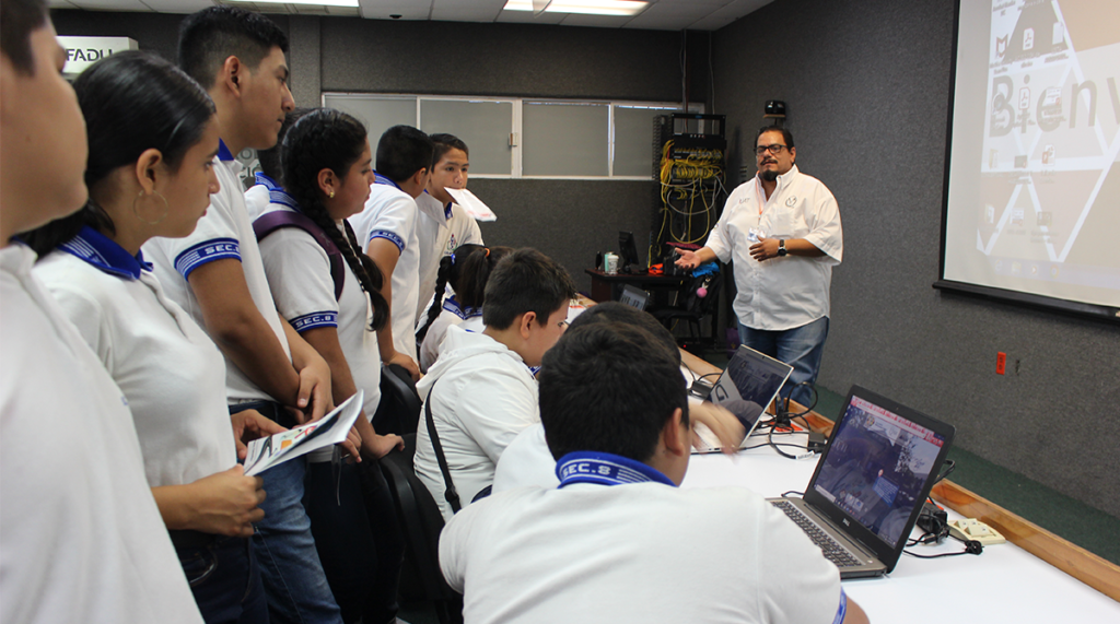30- Alumnos de nivel básico visitan la FADU