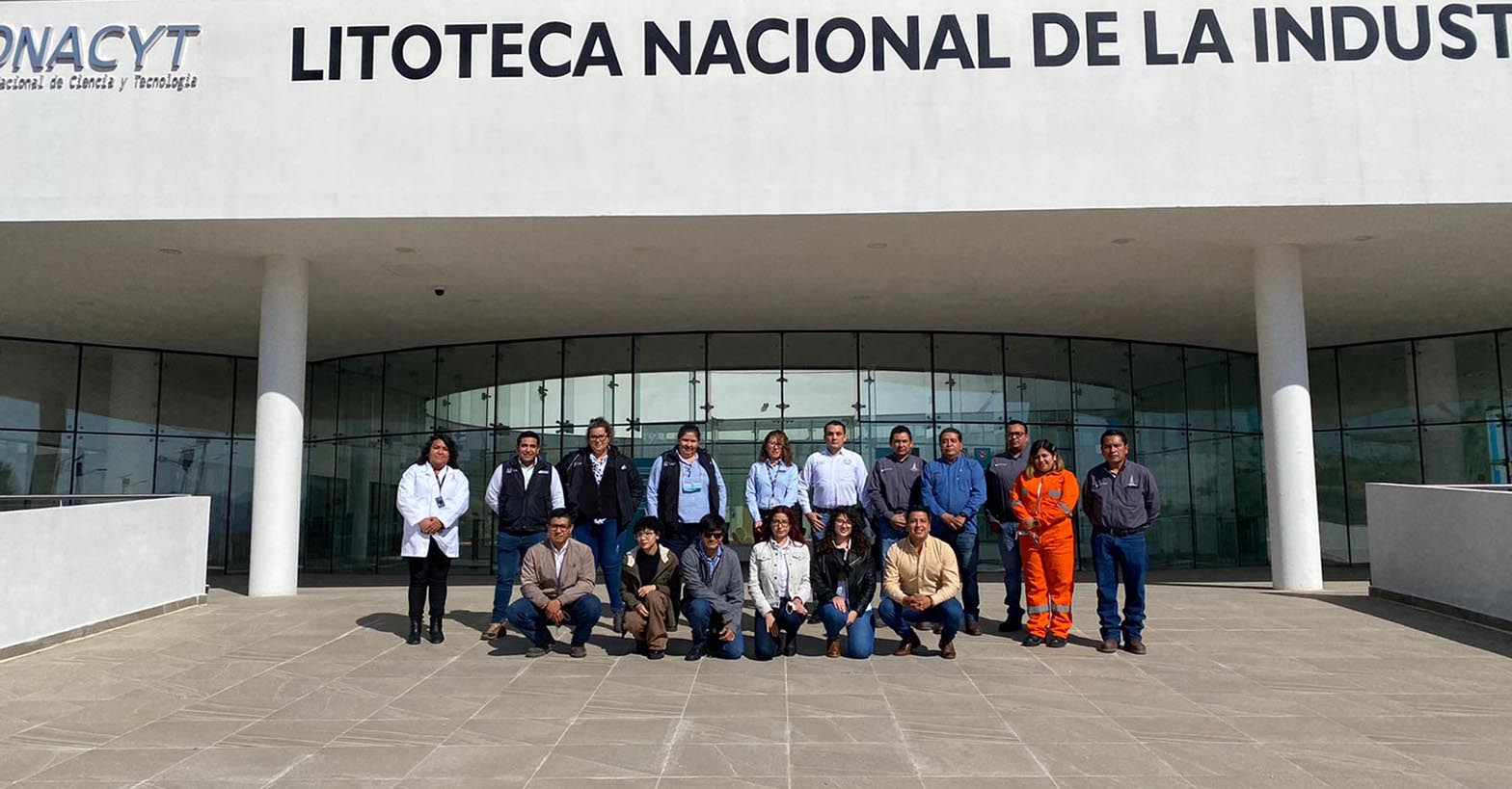 Alumnos y docentes FADU visitan la Litoteca Nacional en Hidalgo