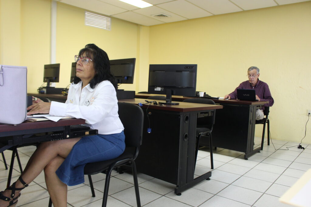 FADU fortalece a sus docentes en actualización del Programa OPUS