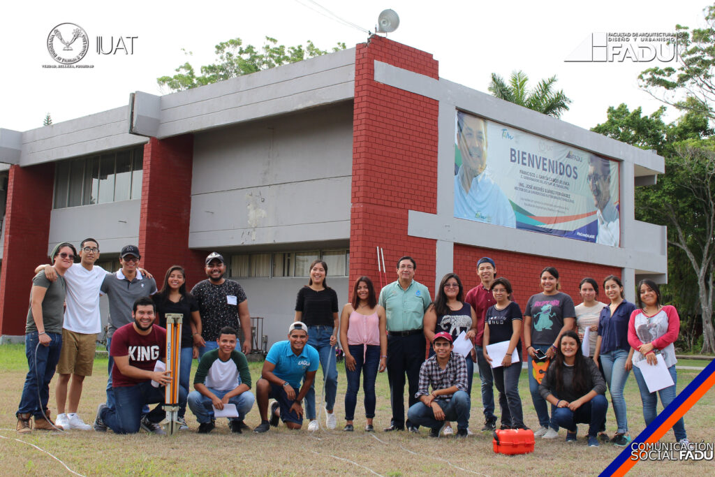 Alumnos de la carrera de Arquitectura de la FADU realizan prácticas de campo