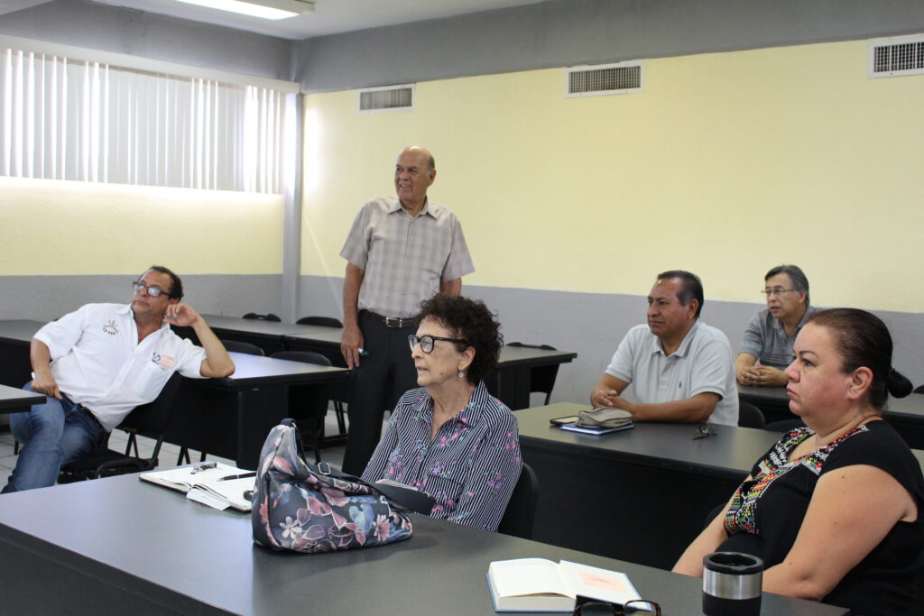 Se imparte Curso Taller "Iluminación e Instalaciones Eléctricas para Edificación" a profesores de la FADU