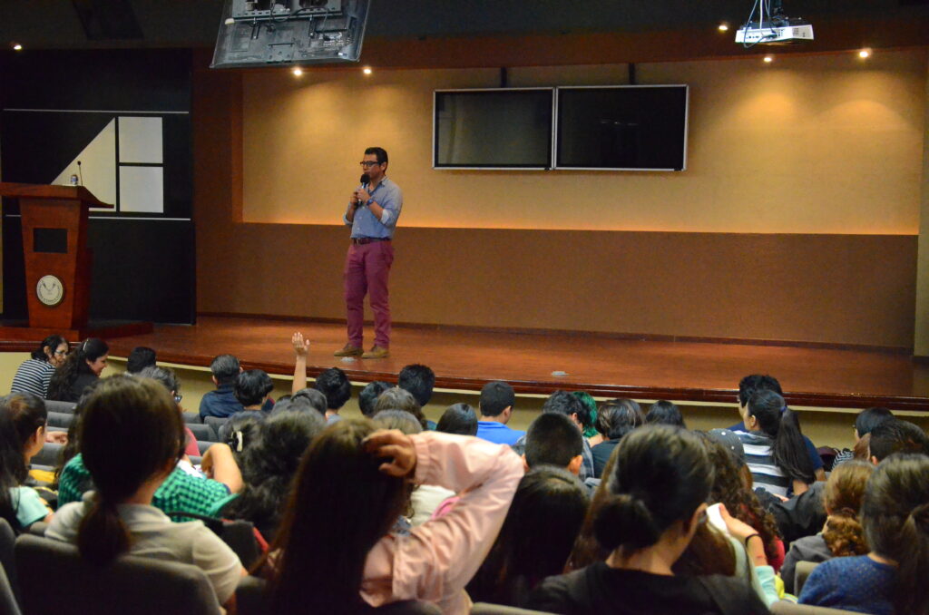 "Innovación social en el Diseño Gráfico", conferencia impartida a alumnos de la FADU