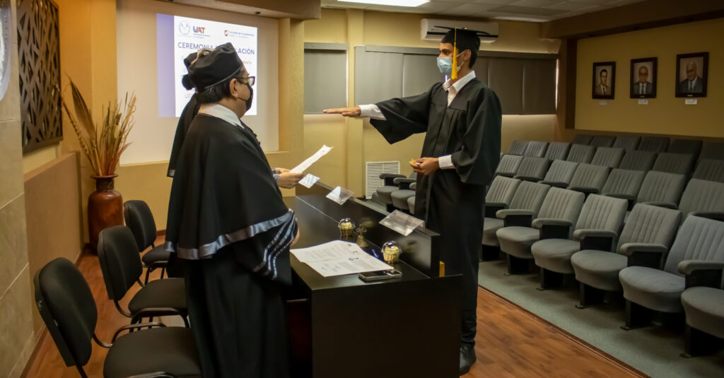 Se realizan Ceremonias de Titulación en la FADU