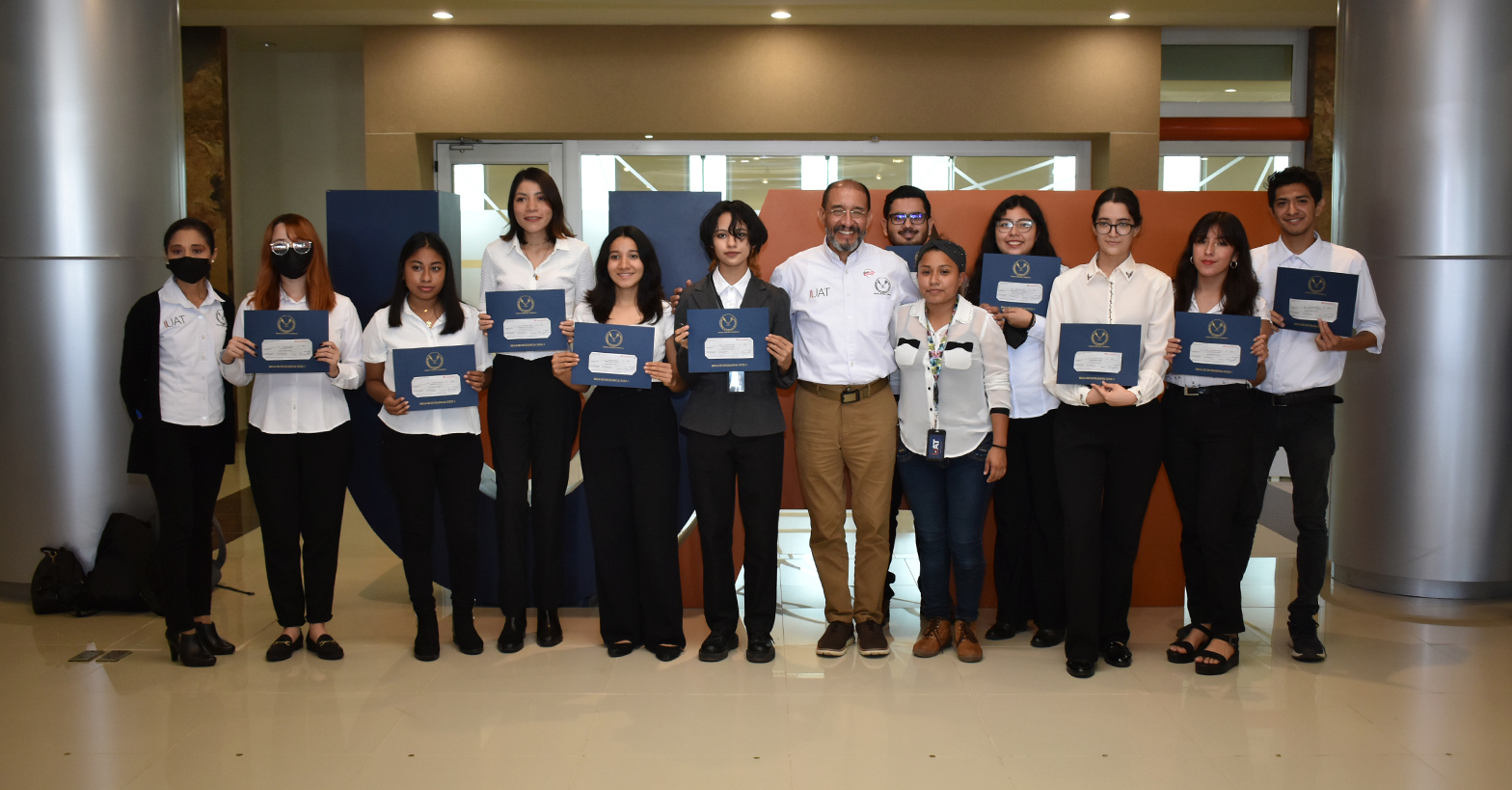 Alumnos FADU reciben Beca de Excelencia Académica