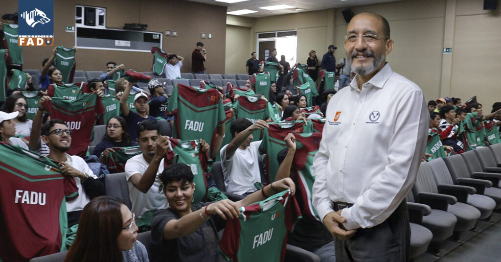 Entrega de uniformes a deportistas FADU
